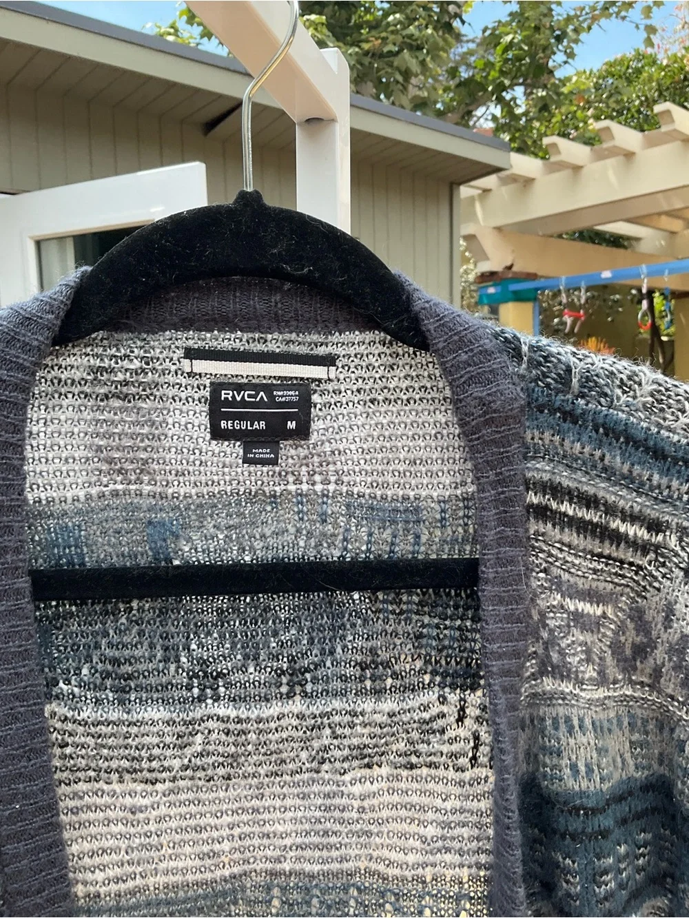 RVCA Men's Gray and Blue Patterned Knit Cardigan